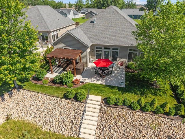 2379 E GLENHURST LANE, Appleton, WI 54913