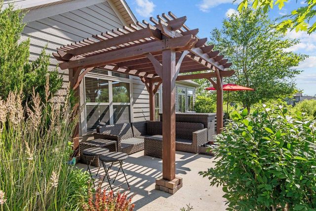 2379 E GLENHURST LANE, Appleton, WI 54913