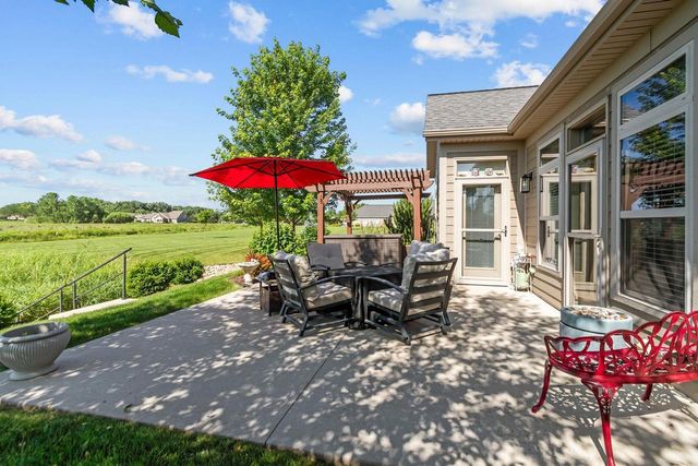 2379 E GLENHURST LANE, Appleton, WI 54913