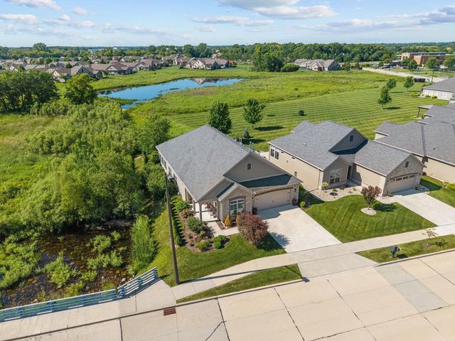 2379 E GLENHURST LANE, Appleton, WI 54913
