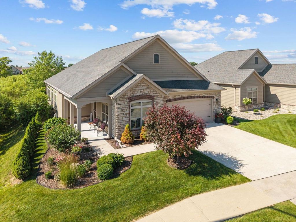 2379 E GLENHURST LANE, Appleton, WI 54913
