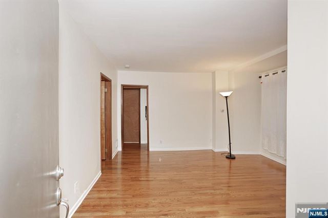 515 N Monroe Street, Ridgewood, NJ 07450