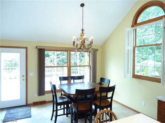 2740 S Canyon Trail, Hinckley, OH 44233