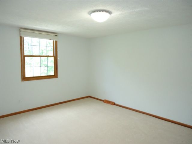 2740 S Canyon Trail, Hinckley, OH 44233