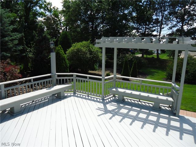 2740 S Canyon Trail, Hinckley, OH 44233
