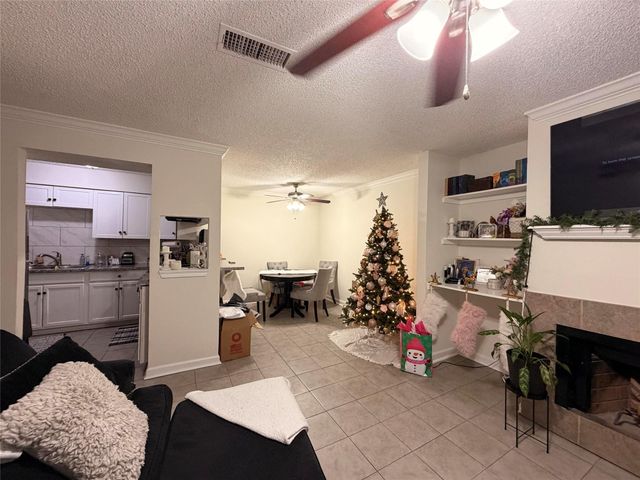 2501 Gulf Freeway 4A, Dickinson, TX 77539