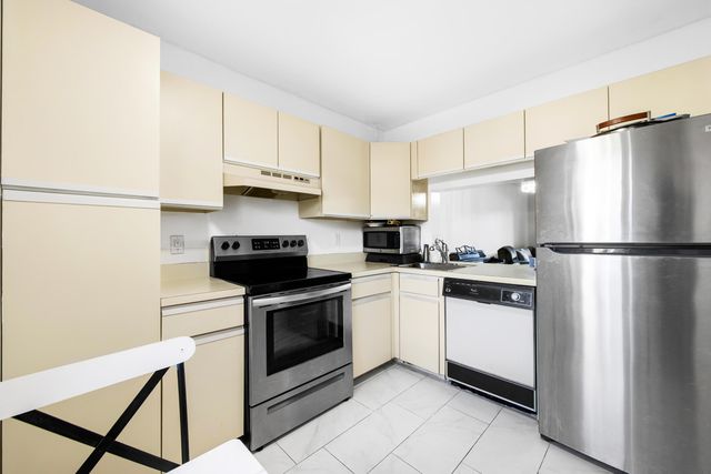 3039 S Carambola Cir Circle S 2320, Coconut Creek, FL 33066