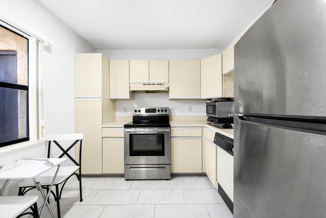 3039 S Carambola Cir Circle S 2320, Coconut Creek, FL 33066