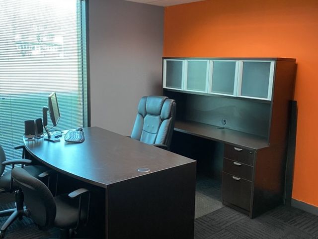 977 N OAKLAWN Avenue, Elmhurst, IL 60126