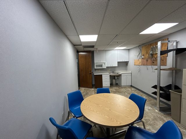 977 N OAKLAWN Avenue, Elmhurst, IL 60126