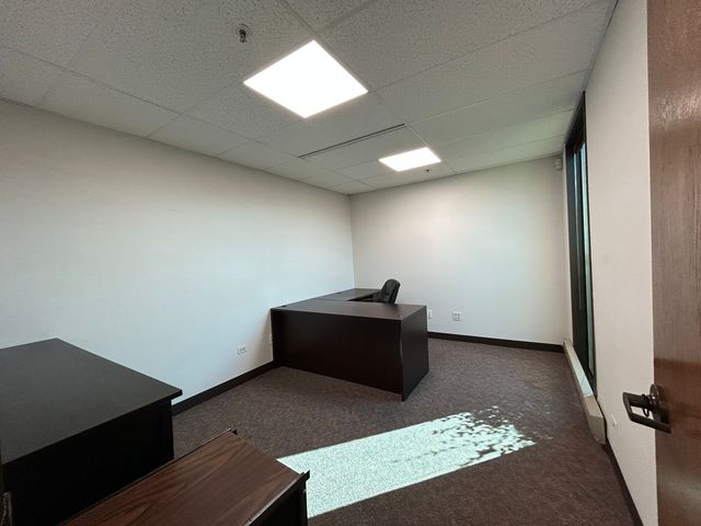 977 N OAKLAWN Avenue, Elmhurst, IL 60126