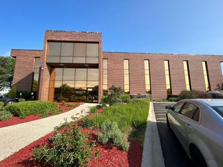 977 N OAKLAWN Avenue, Elmhurst, IL 60126