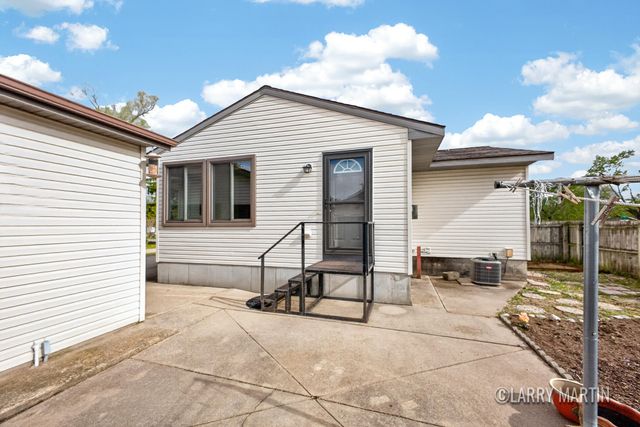 156 58th Street SE, Grand Rapids, MI 49548