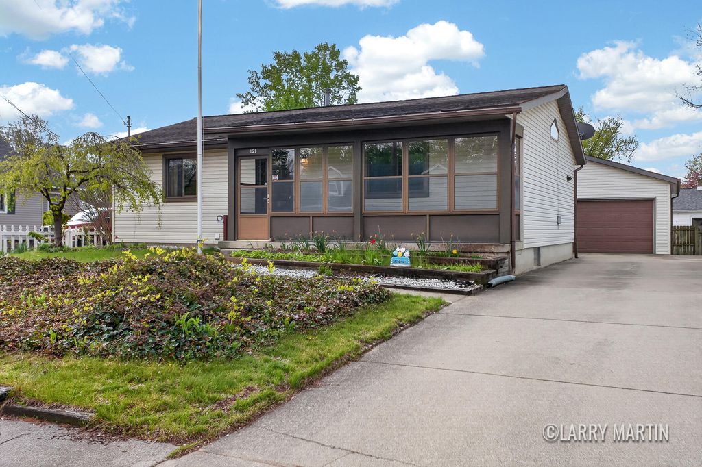 156 58th Street SE, Grand Rapids, MI 49548