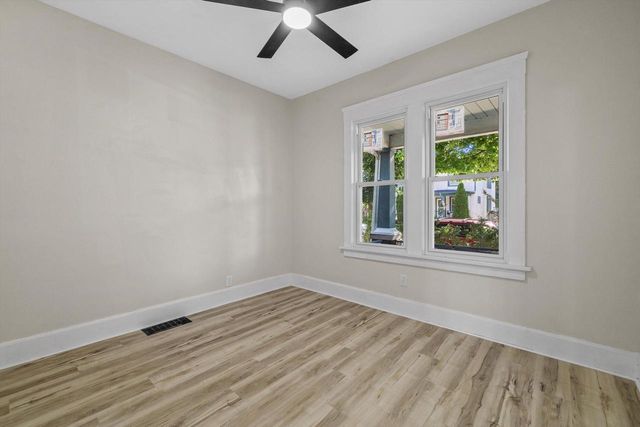1810 Flett AVENUE, Racine, WI 53403