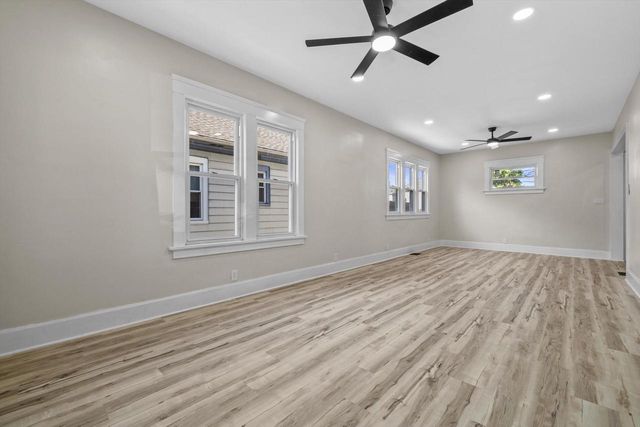 1810 Flett AVENUE, Racine, WI 53403