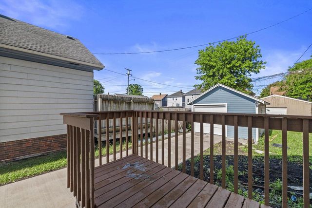1810 Flett AVENUE, Racine, WI 53403