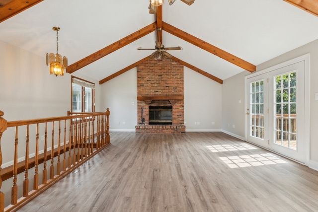 129 S Prairie Street, Batavia, IL 60510