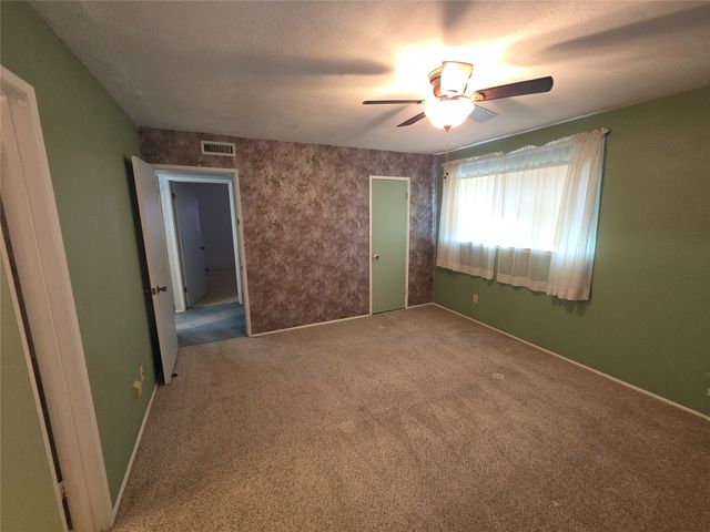 1405 Carnation Drive, Lewisville, TX 75067