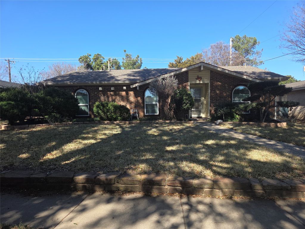 1405 Carnation Drive, Lewisville, TX 75067