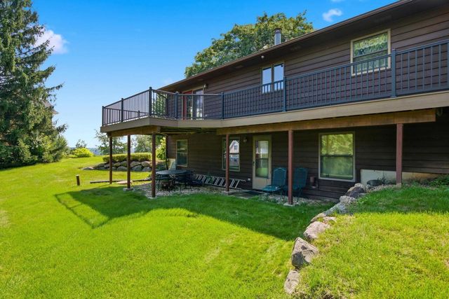 7975 Stagecoach Road, Cross Plains, WI 53528