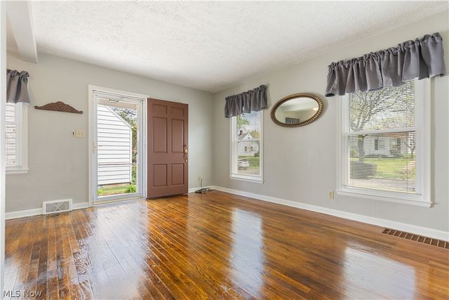 1646 Evergreen Avenue, Akron, OH 44301