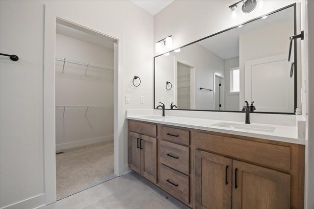 635 NW Rosemont Drive, Waukee, IA 50263