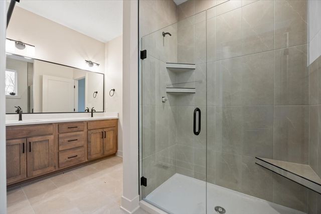 635 NW Rosemont Drive, Waukee, IA 50263