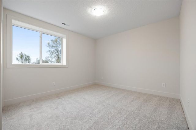 635 NW Rosemont Drive, Waukee, IA 50263