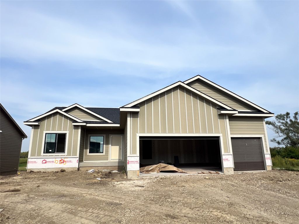 635 NW Rosemont Drive, Waukee, IA 50263