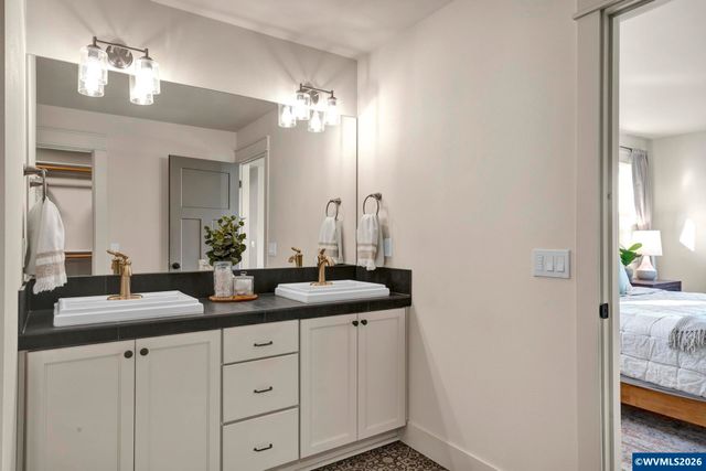 1136 SW Sylvia St, Corvallis, OR 97333