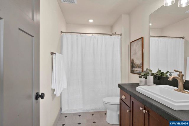 1136 SW Sylvia St, Corvallis, OR 97333