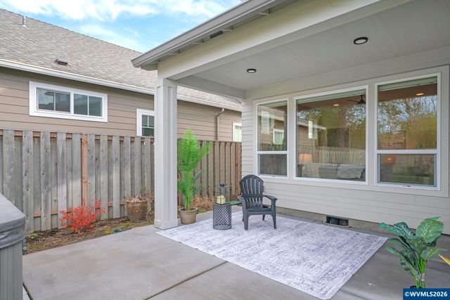 1136 SW Sylvia St, Corvallis, OR 97333