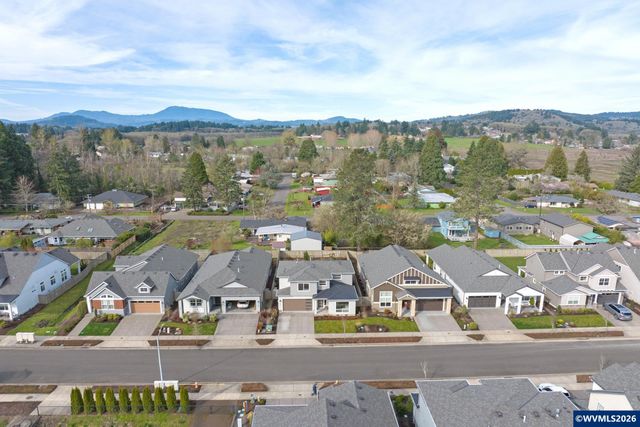 1136 SW Sylvia St, Corvallis, OR 97333