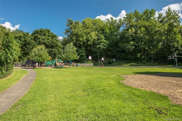 250 Garth Road 2E3, Scarsdale, NY 10583