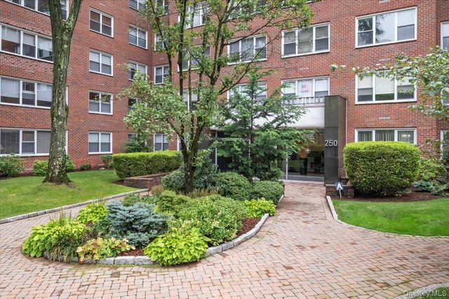 250 Garth Road 2E3, Scarsdale, NY 10583