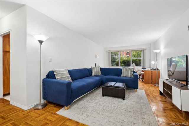 250 Garth Road 2E3, Scarsdale, NY 10583