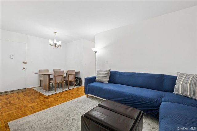 250 Garth Road 2E3, Scarsdale, NY 10583