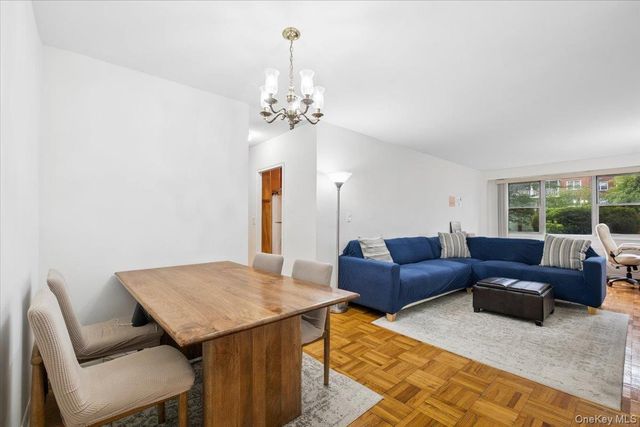 250 Garth Road 2E3, Scarsdale, NY 10583
