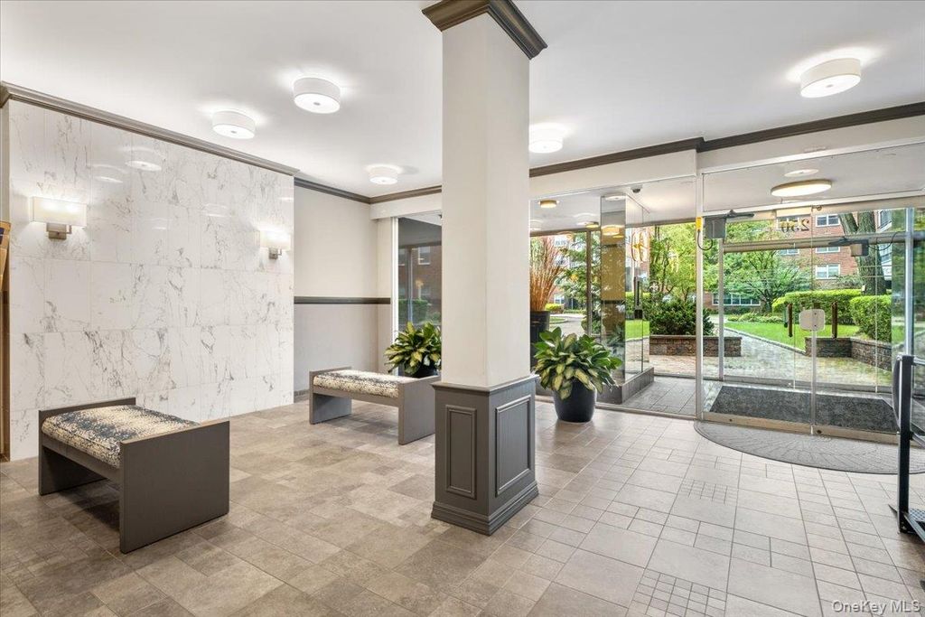 250 Garth Road 2E3, Scarsdale, NY 10583 — photo 3