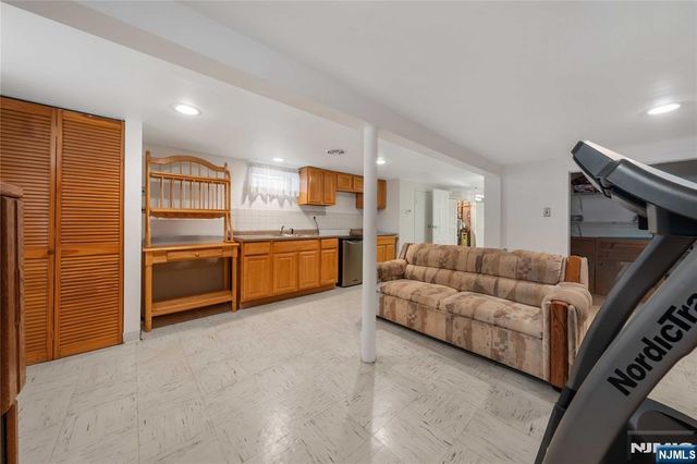 378 Cator Avenue, Jersey City, NJ 07305