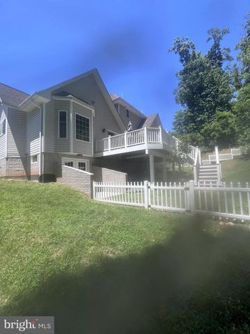 6743 BREEZY DR, Warrenton, VA 20187