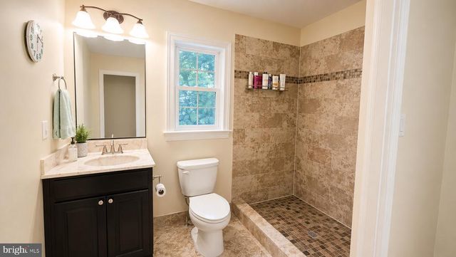 6743 BREEZY DR, Warrenton, VA 20187