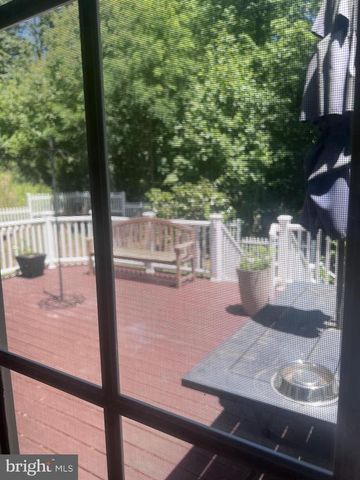 6743 BREEZY DR, Warrenton, VA 20187