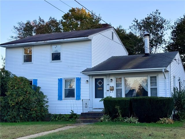 22 Lorraine Avenue, Coventry, RI 02816