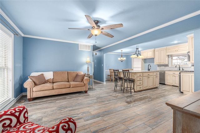 2202 N River Road, Lavaca, AR 72941