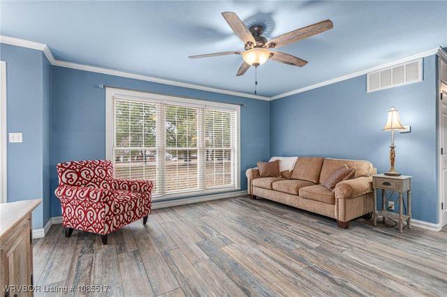 2202 N River Road, Lavaca, AR 72941