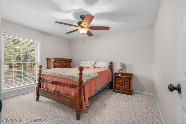 2202 N River Road, Lavaca, AR 72941