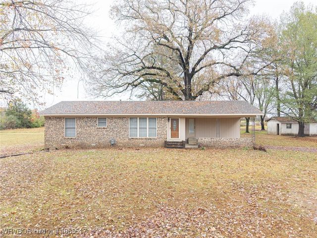 2202 N River Road, Lavaca, AR 72941