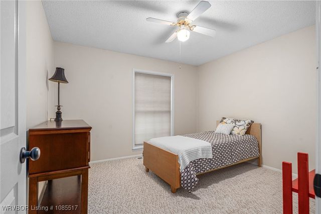 2202 N River Road, Lavaca, AR 72941